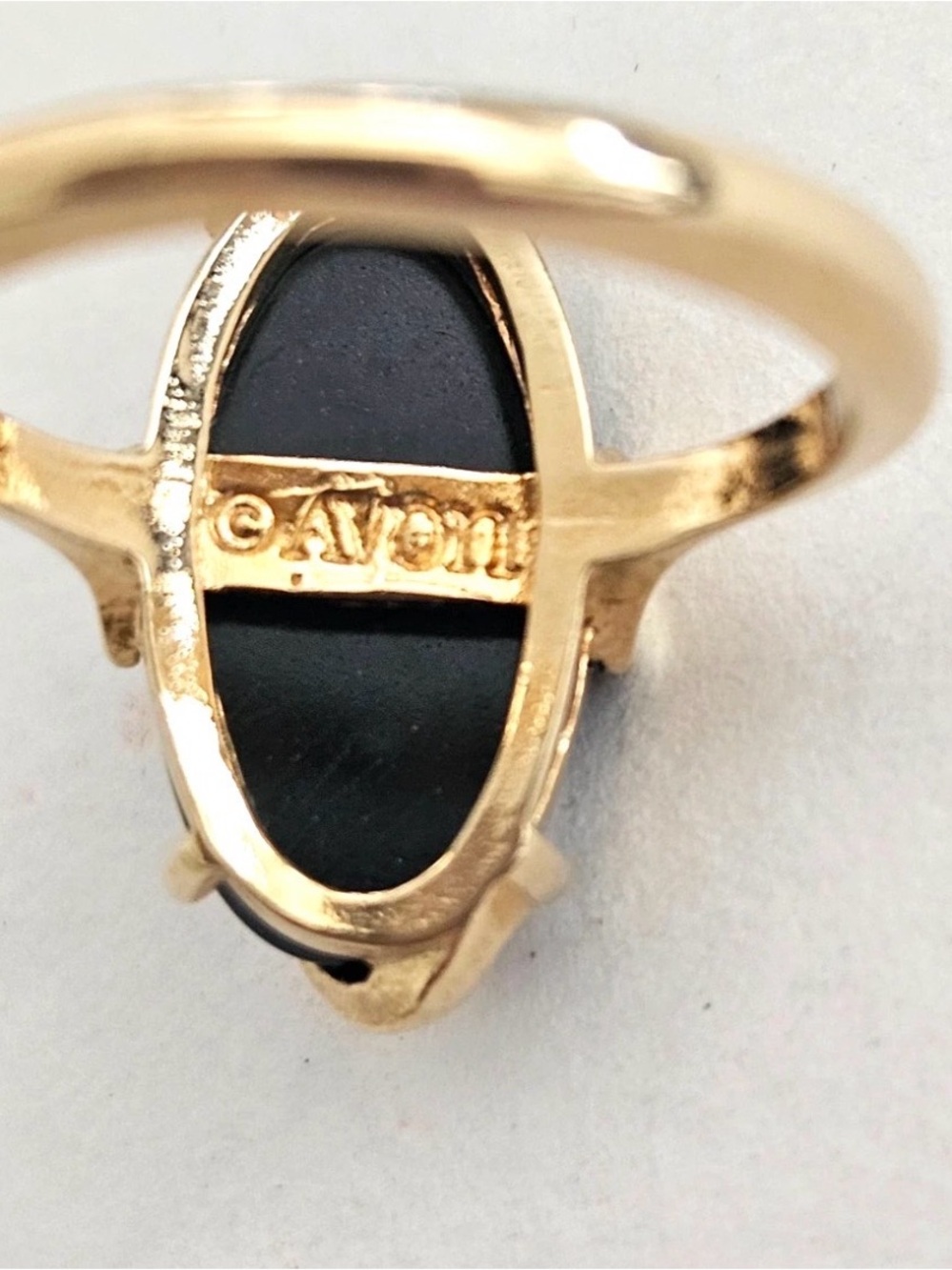 Vintage 1978 Avon Night Flower Onyx Gold Toned Signed - Size 6 - Picture 2 of 5